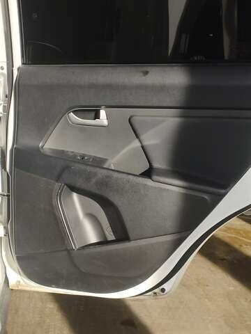 Белый Киа Sportage, объемом двигателя 2.36 л и пробегом 131 тыс. км за 14000 $, фото 22 на Automoto.ua