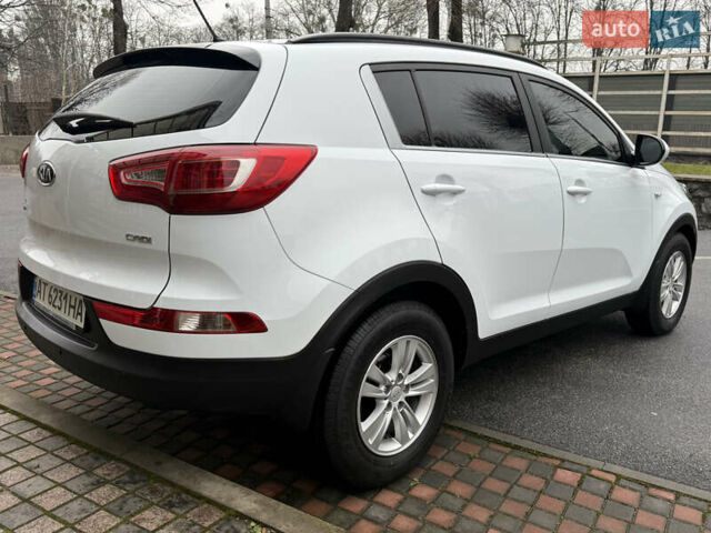 Білий Кіа Sportage, об'ємом двигуна 1.7 л та пробігом 98 тис. км за 13950 $, фото 19 на Automoto.ua