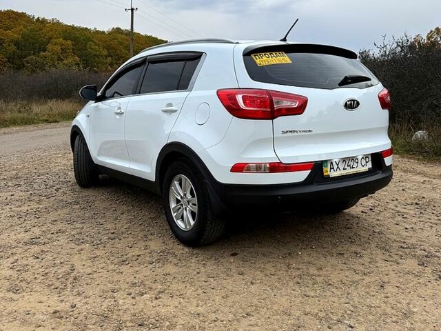 Білий Кіа Sportage, об'ємом двигуна 2 л та пробігом 53 тис. км за 13800 $, фото 3 на Automoto.ua