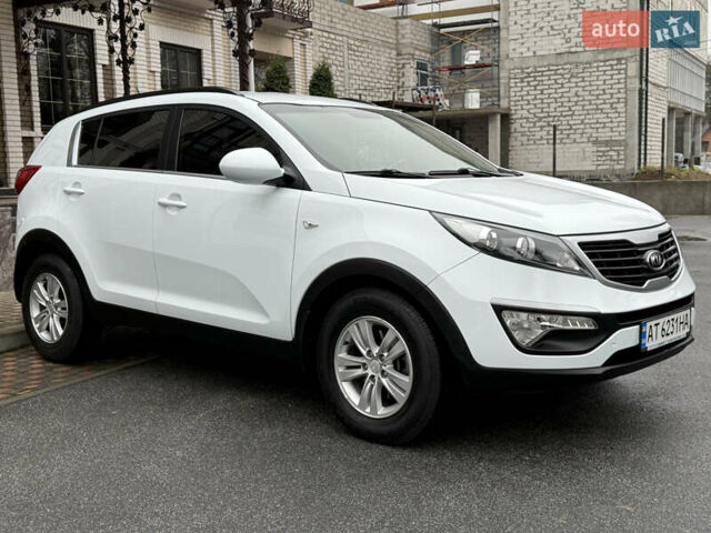 Білий Кіа Sportage, об'ємом двигуна 1.7 л та пробігом 98 тис. км за 13950 $, фото 13 на Automoto.ua