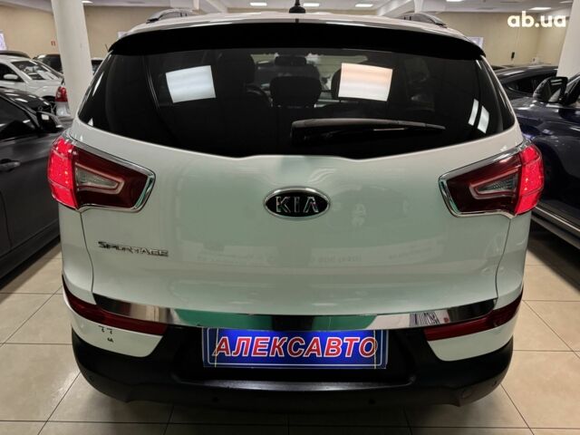 Белый Киа Sportage, объемом двигателя 0 л и пробегом 118 тыс. км за 11500 $, фото 2 на Automoto.ua