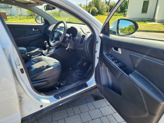 Белый Киа Sportage, объемом двигателя 1.7 л и пробегом 149 тыс. км за 4282 $, фото 14 на Automoto.ua