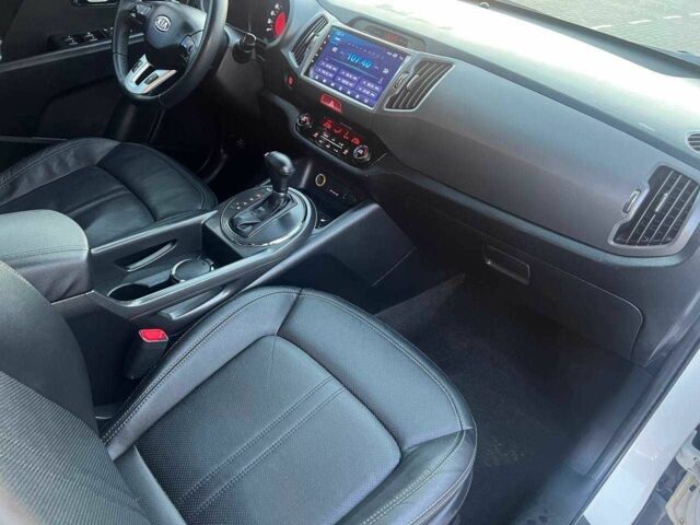 Белый Киа Sportage, объемом двигателя 2 л и пробегом 170 тыс. км за 13500 $, фото 15 на Automoto.ua