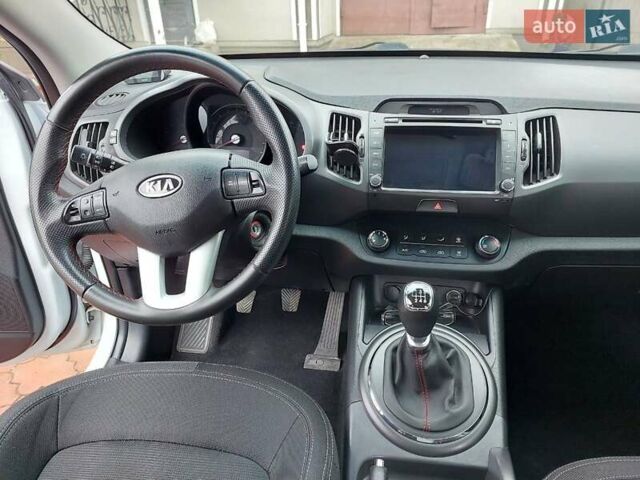Белый Киа Sportage, объемом двигателя 1.69 л и пробегом 170 тыс. км за 11999 $, фото 14 на Automoto.ua