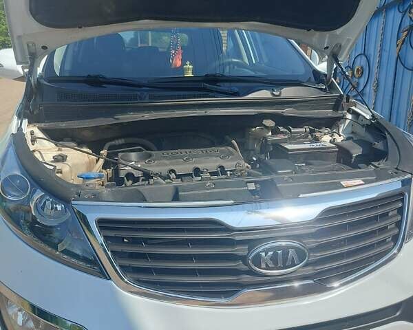 Белый Киа Sportage, объемом двигателя 2 л и пробегом 149 тыс. км за 13700 $, фото 5 на Automoto.ua