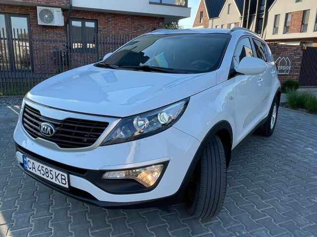 Білий Кіа Sportage, об'ємом двигуна 1.7 л та пробігом 201 тис. км за 11500 $, фото 2 на Automoto.ua