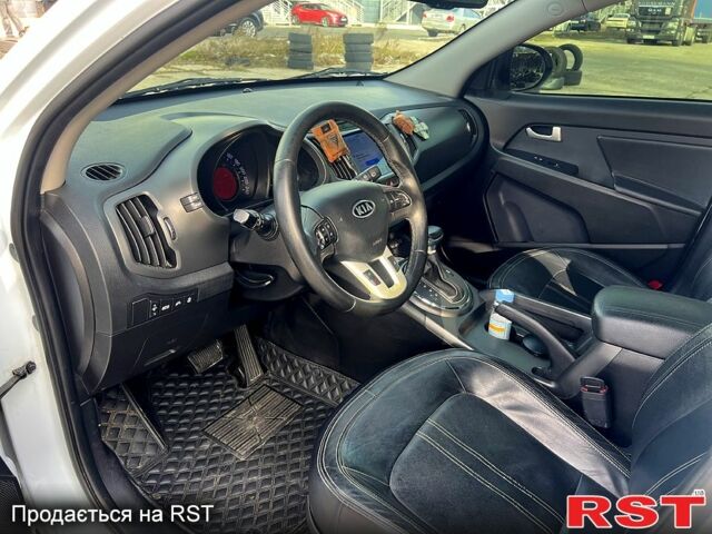 Белый Киа Sportage, объемом двигателя 2 л и пробегом 176 тыс. км за 13600 $, фото 11 на Automoto.ua