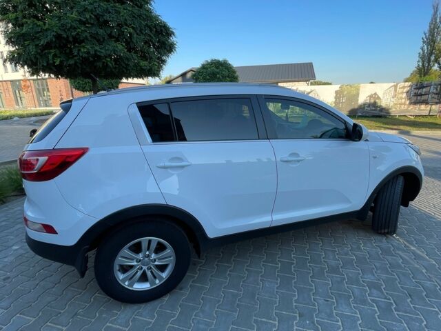 Білий Кіа Sportage, об'ємом двигуна 1.7 л та пробігом 201 тис. км за 11500 $, фото 4 на Automoto.ua