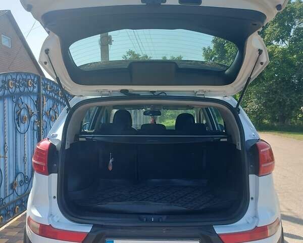 Белый Киа Sportage, объемом двигателя 2 л и пробегом 149 тыс. км за 13700 $, фото 12 на Automoto.ua