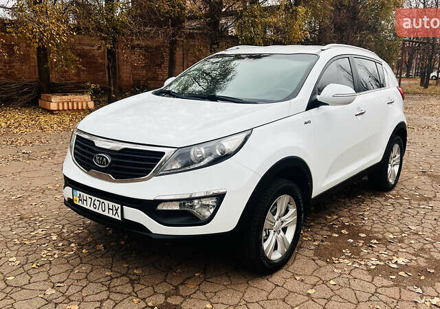 Белый Киа Sportage, объемом двигателя 2 л и пробегом 127 тыс. км за 11900 $, фото 2 на Automoto.ua