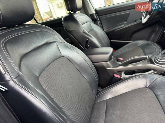 Білий Кіа Sportage, об'ємом двигуна 1.69 л та пробігом 194 тис. км за 10995 $, фото 38 на Automoto.ua