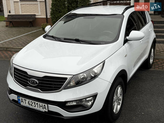 Білий Кіа Sportage, об'ємом двигуна 1.7 л та пробігом 98 тис. км за 13950 $, фото 6 на Automoto.ua
