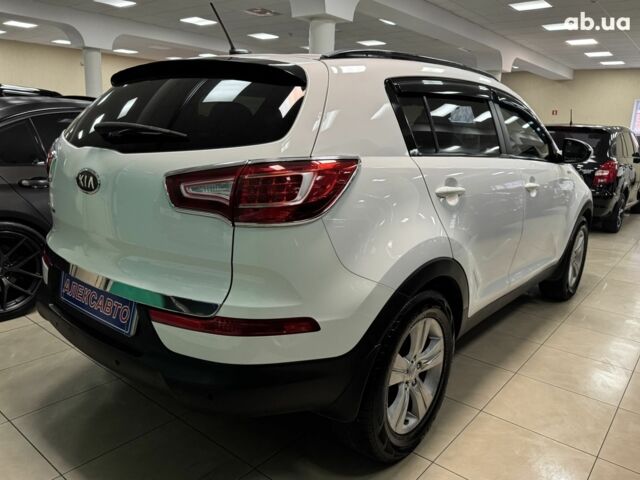 Белый Киа Sportage, объемом двигателя 0 л и пробегом 118 тыс. км за 11500 $, фото 3 на Automoto.ua
