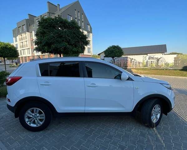 Белый Киа Sportage, объемом двигателя 1.69 л и пробегом 205 тыс. км за 11500 $, фото 5 на Automoto.ua