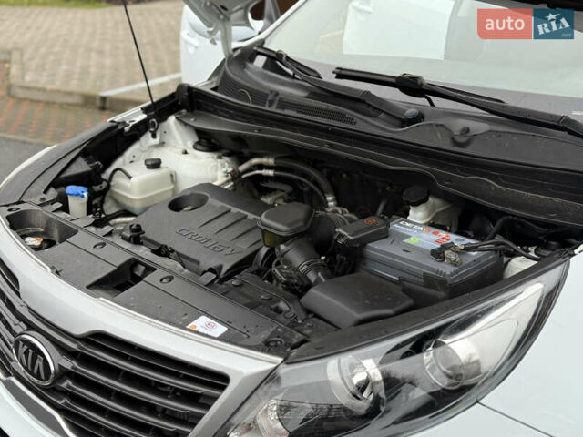 Білий Кіа Sportage, об'ємом двигуна 1.7 л та пробігом 98 тис. км за 13950 $, фото 41 на Automoto.ua