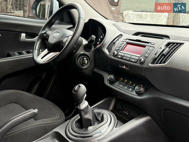 Білий Кіа Sportage, об'ємом двигуна 1.7 л та пробігом 98 тис. км за 13950 $, фото 44 на Automoto.ua