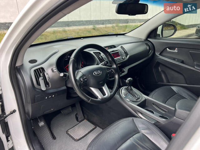 Белый Киа Sportage, объемом двигателя 2 л и пробегом 170 тыс. км за 15300 $, фото 26 на Automoto.ua