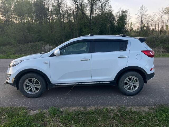 Белый Киа Sportage, объемом двигателя 2 л и пробегом 120 тыс. км за 15000 $, фото 7 на Automoto.ua