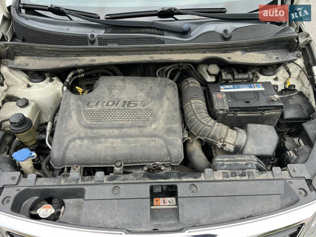 Белый Киа Sportage, объемом двигателя 2 л и пробегом 170 тыс. км за 15300 $, фото 60 на Automoto.ua