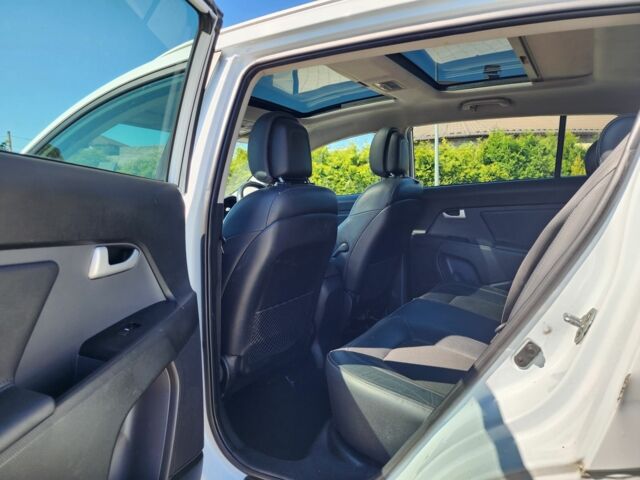 Белый Киа Sportage, объемом двигателя 1.7 л и пробегом 149 тыс. км за 4282 $, фото 20 на Automoto.ua