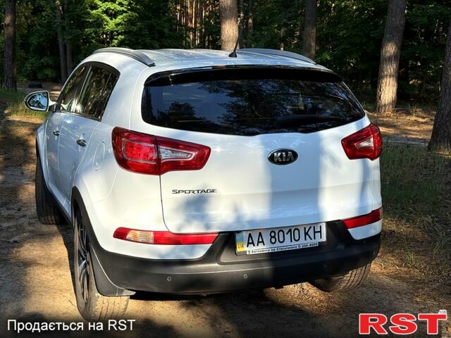 Білий Кіа Sportage, об'ємом двигуна 2 л та пробігом 82 тис. км за 15500 $, фото 5 на Automoto.ua