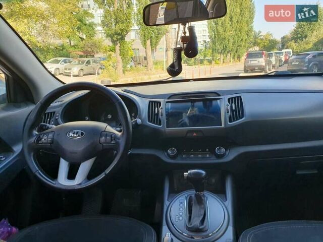 Белый Киа Sportage, объемом двигателя 2 л и пробегом 198 тыс. км за 10500 $, фото 1 на Automoto.ua