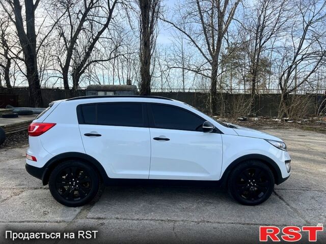 Белый Киа Sportage, объемом двигателя 2 л и пробегом 176 тыс. км за 13600 $, фото 3 на Automoto.ua