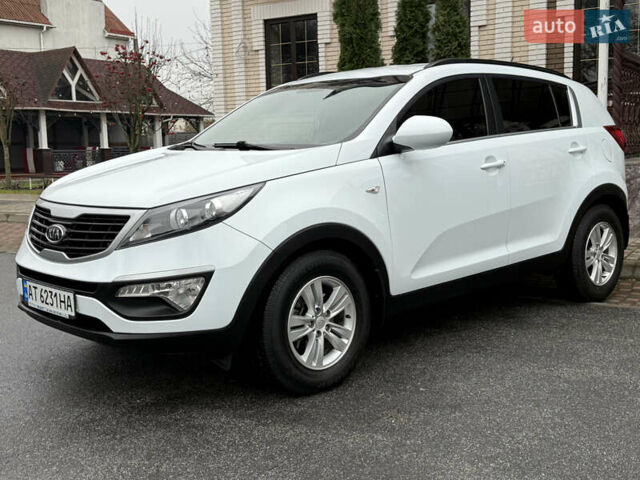 Білий Кіа Sportage, об'ємом двигуна 1.7 л та пробігом 98 тис. км за 13950 $, фото 4 на Automoto.ua