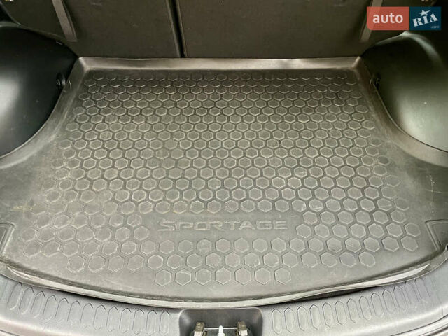Белый Киа Sportage, объемом двигателя 2 л и пробегом 129 тыс. км за 15900 $, фото 24 на Automoto.ua