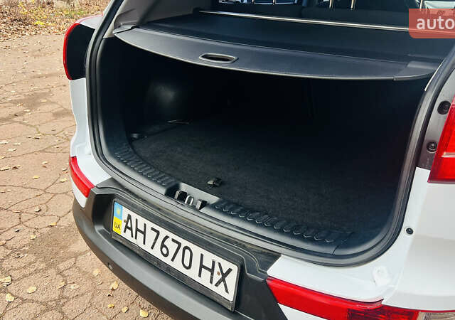 Белый Киа Sportage, объемом двигателя 2 л и пробегом 127 тыс. км за 11900 $, фото 11 на Automoto.ua