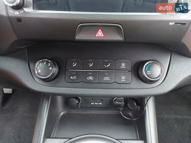 Белый Киа Sportage, объемом двигателя 1.69 л и пробегом 170 тыс. км за 11999 $, фото 16 на Automoto.ua