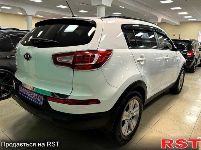 Белый Киа Sportage, объемом двигателя 2.4 л и пробегом 118 тыс. км за 11500 $, фото 5 на Automoto.ua