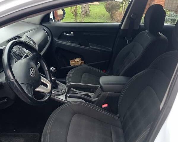 Белый Киа Sportage, объемом двигателя 1.7 л и пробегом 245 тыс. км за 9500 $, фото 7 на Automoto.ua