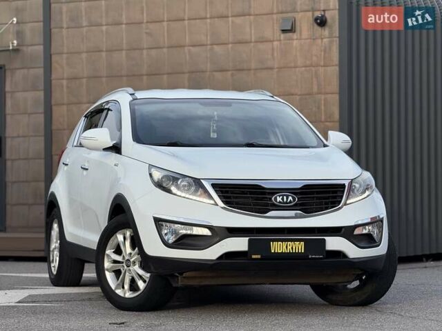Белый Киа Sportage, объемом двигателя 2 л и пробегом 161 тыс. км за 10900 $, фото 5 на Automoto.ua