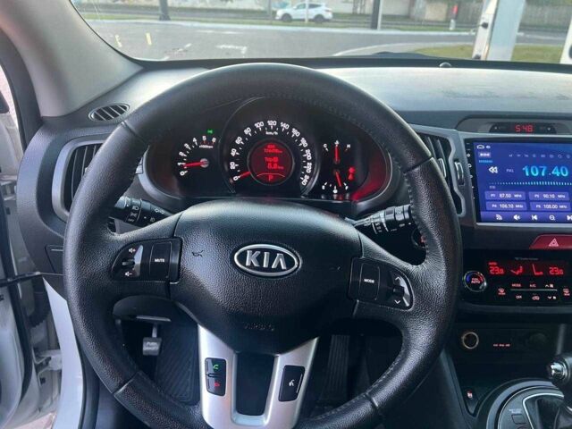 Белый Киа Sportage, объемом двигателя 2 л и пробегом 170 тыс. км за 13500 $, фото 16 на Automoto.ua