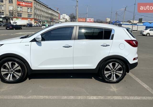 Белый Киа Sportage, объемом двигателя 2 л и пробегом 129 тыс. км за 15000 $, фото 3 на Automoto.ua