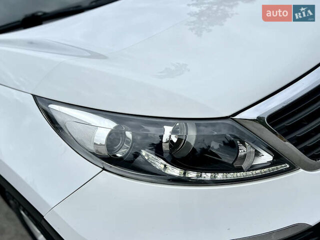 Белый Киа Sportage, объемом двигателя 2 л и пробегом 170 тыс. км за 15300 $, фото 16 на Automoto.ua