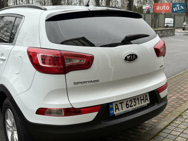 Білий Кіа Sportage, об'ємом двигуна 1.7 л та пробігом 98 тис. км за 13950 $, фото 24 на Automoto.ua
