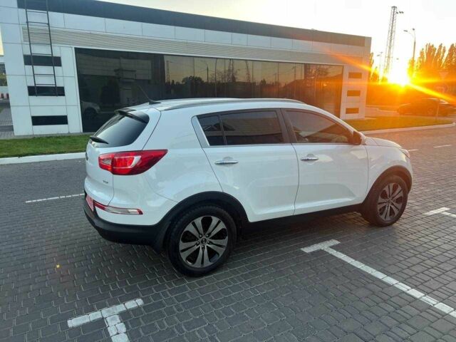 Белый Киа Sportage, объемом двигателя 2 л и пробегом 170 тыс. км за 13500 $, фото 4 на Automoto.ua