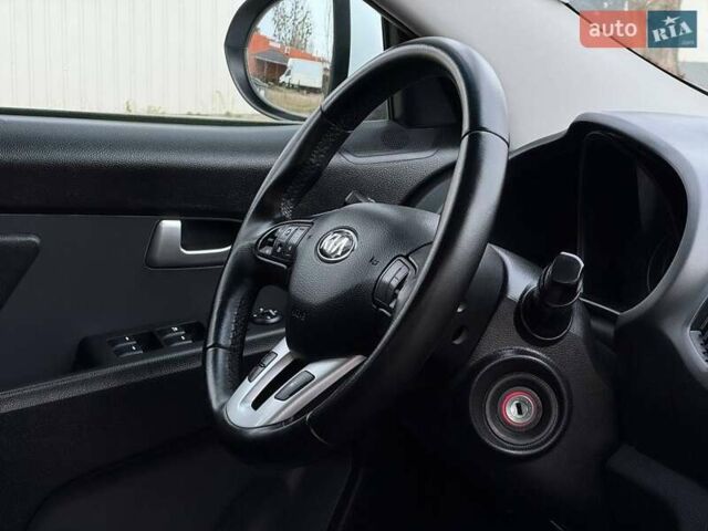 Білий Кіа Sportage, об'ємом двигуна 1.69 л та пробігом 194 тис. км за 10995 $, фото 40 на Automoto.ua