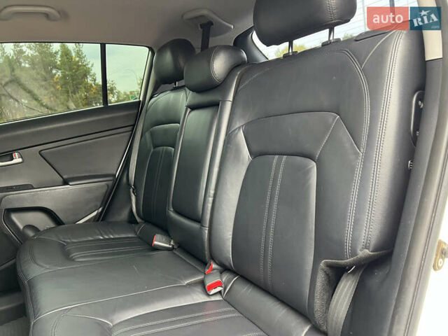 Белый Киа Sportage, объемом двигателя 2 л и пробегом 170 тыс. км за 15300 $, фото 35 на Automoto.ua