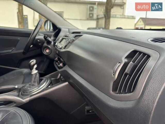 Білий Кіа Sportage, об'ємом двигуна 1.69 л та пробігом 194 тис. км за 10995 $, фото 39 на Automoto.ua