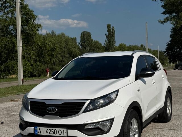 Белый Киа Sportage, объемом двигателя 2 л и пробегом 201 тыс. км за 9000 $, фото 2 на Automoto.ua