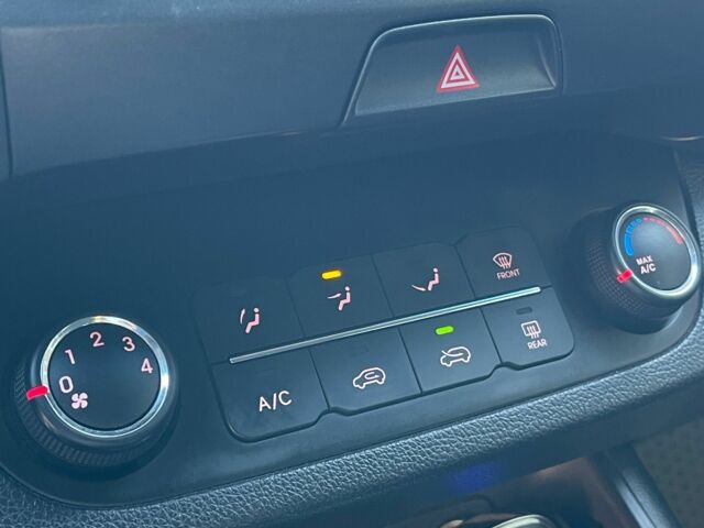 Білий Кіа Sportage, об'ємом двигуна 1.7 л та пробігом 201 тис. км за 11500 $, фото 10 на Automoto.ua