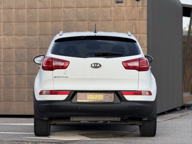 Білий Кіа Sportage, об'ємом двигуна 2 л та пробігом 161 тис. км за 10900 $, фото 6 на Automoto.ua