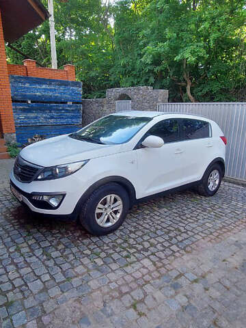 Білий Кіа Sportage, об'ємом двигуна 1.7 л та пробігом 292 тис. км за 11900 $, фото 3 на Automoto.ua