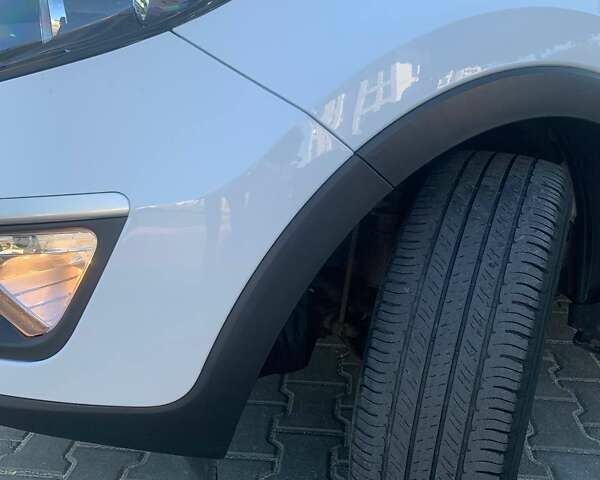 Белый Киа Sportage, объемом двигателя 1.69 л и пробегом 205 тыс. км за 11500 $, фото 9 на Automoto.ua