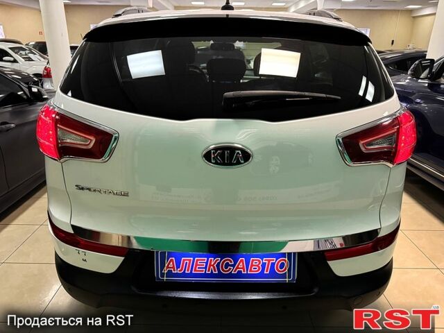 Белый Киа Sportage, объемом двигателя 2.4 л и пробегом 118 тыс. км за 11500 $, фото 3 на Automoto.ua