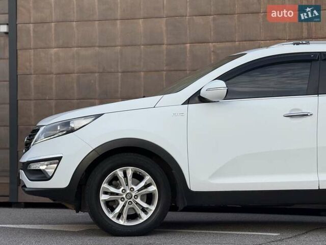 Белый Киа Sportage, объемом двигателя 2 л и пробегом 161 тыс. км за 10900 $, фото 12 на Automoto.ua