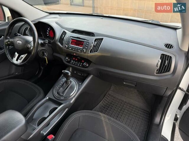 Белый Киа Sportage, объемом двигателя 2 л и пробегом 161 тыс. км за 10900 $, фото 34 на Automoto.ua